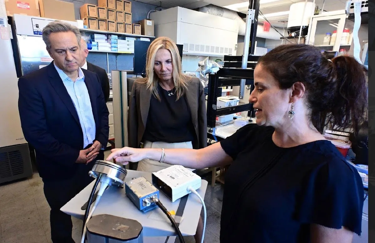 First Lady of Greece visits UEIL
